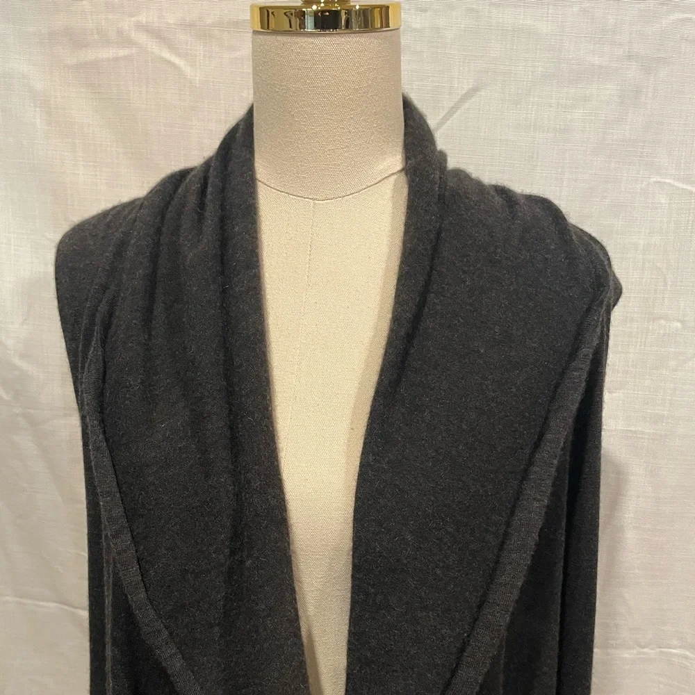 CHANEL CASHMERE cardigan / sleeveless long‎ vest vintage